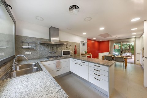 Сasa de 3 dormitorios en venta en Sant Cugat del Vallès, Barcelona, Cataluña, Spain № 8434 - foto 9