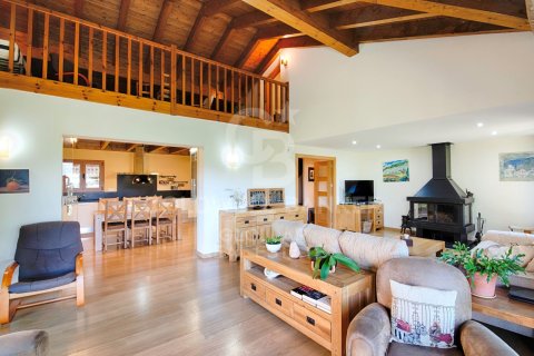 4 bedrooms house for sale in Catalonia, Spain № 7673 - photo 3