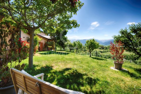 Сasa de 4 dormitorios en venta en Cataluña, Spain № 7673
