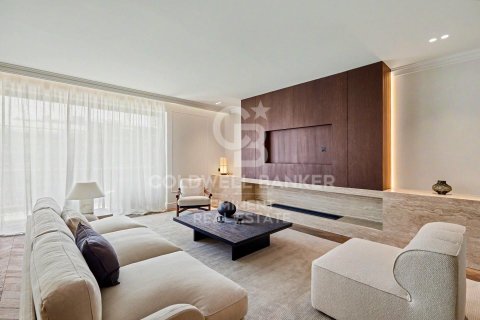 Apartamento de 3 dormitorios en venta en Barcelona, Cataluña, Spain № 7670 - foto 2
