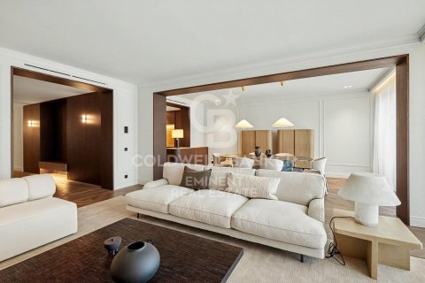 Apartamento de 3 dormitorios en venta en Barcelona, Cataluña, Spain № 7670 - foto 7