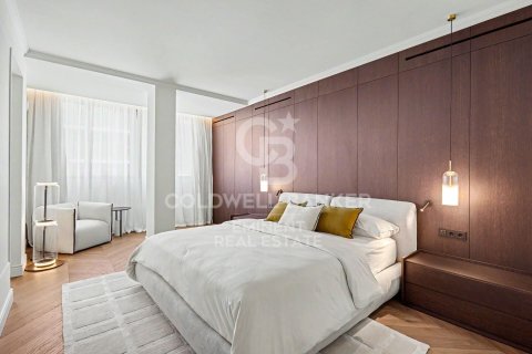 Apartamento de 3 dormitorios en venta en Barcelona, Cataluña, Spain № 7670 - foto 27