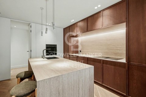 Apartamento de 3 dormitorios en venta en Barcelona, Cataluña, Spain № 7670 - foto 16
