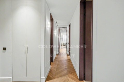 Apartamento de 3 dormitorios en venta en Barcelona, Cataluña, Spain № 7670 - foto 21