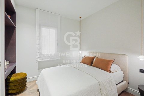 Apartamento de 3 dormitorios en venta en Barcelona, Cataluña, Spain № 7670 - foto 24
