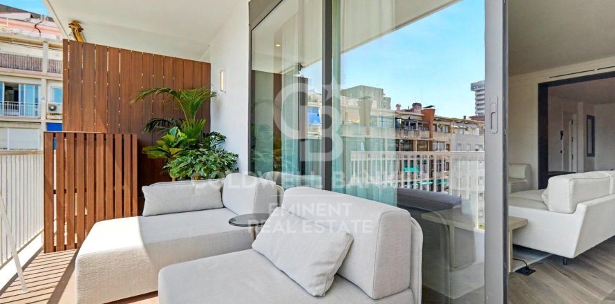 Apartamento de 3 dormitorios en venta en Barcelona, Cataluña, Spain № 7670