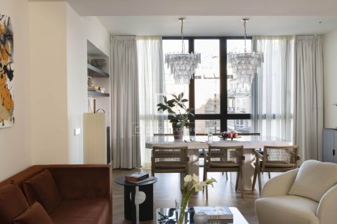 Apartamento de 3 dormitorios en alquiler en Barcelona, Cataluña, Spain № 4532