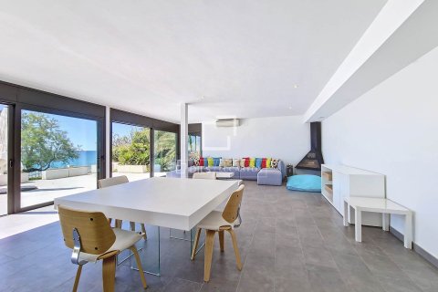 Villa de 5 dormitorios en alquiler en Vilanova i la Geltrú, Barcelona, Cataluña, Spain № 4531 - foto 2