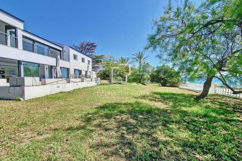 Villa de 5 dormitorios en alquiler en Vilanova i la Geltrú, Barcelona, Cataluña, Spain № 4531 - foto 8