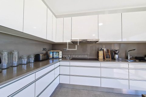 Villa de 5 dormitorios en alquiler en Vilanova i la Geltrú, Barcelona, Cataluña, Spain № 4531 - foto 25