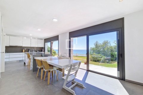 Villa de 5 dormitorios en alquiler en Vilanova i la Geltrú, Barcelona, Cataluña, Spain № 4531 - foto 23