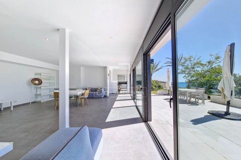 Villa de 5 dormitorios en alquiler en Vilanova i la Geltrú, Barcelona, Cataluña, Spain № 4531 - foto 16
