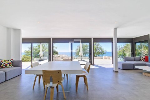 Villa de 5 dormitorios en alquiler en Vilanova i la Geltrú, Barcelona, Cataluña, Spain № 4531 - foto 14
