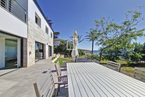Villa de 5 dormitorios en alquiler en Vilanova i la Geltrú, Barcelona, Cataluña, Spain № 4531 - foto 19