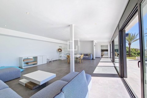 Villa de 5 dormitorios en alquiler en Vilanova i la Geltrú, Barcelona, Cataluña, Spain № 4531 - foto 15