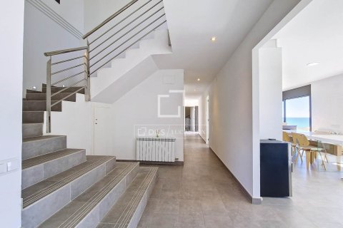 Villa de 5 dormitorios en alquiler en Vilanova i la Geltrú, Barcelona, Cataluña, Spain № 4531 - foto 12