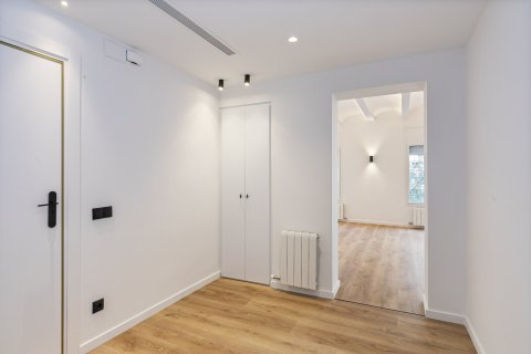 3 chambres apartment à vendre à Barcelona, Catalonia, Spain № 1292 - photo 5