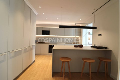 3 bedrooms apartment for sale in Barcelona, Catalonia, Spain № 1296 - photo 12
