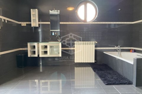 Villa de 6 dormitorios en venta en Castelldefels, Barcelona, Cataluña, Spain № 1090 - foto 26