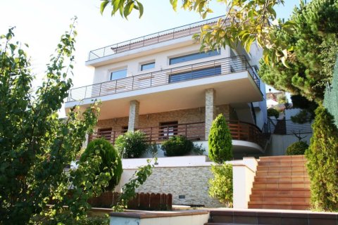 Villa de 5 dormitorios en venta en Lloret de Mar, Gerona, Cataluña, Spain № 1093 - foto 18