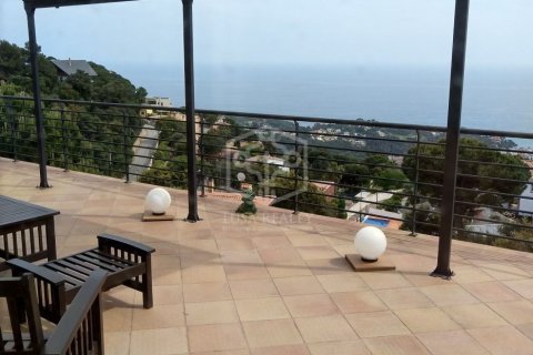 Villa de 5 dormitorios en venta en Lloret de Mar, Gerona, Cataluña, Spain № 1093 - foto 4