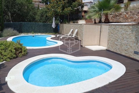 Villa de 5 dormitorios en venta en Lloret de Mar, Gerona, Cataluña, Spain № 1093 - foto 20