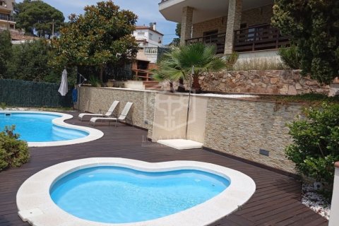 Villa de 5 dormitorios en venta en Lloret de Mar, Gerona, Cataluña, Spain № 1093 - foto 19
