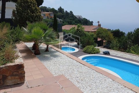 Villa de 5 dormitorios en venta en Lloret de Mar, Gerona, Cataluña, Spain № 1093 - foto 21