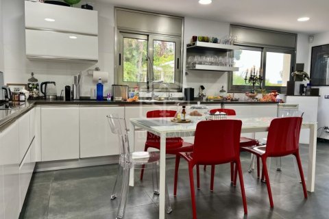 Villa de 4 dormitorios en venta en Sitges, Barcelona, Cataluña, Spain № 1091 - foto 17