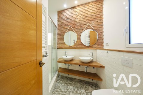 Apartamento de 1 dormitorio en venta en Barcelona, Cataluña, Spain № 8332 - foto 16