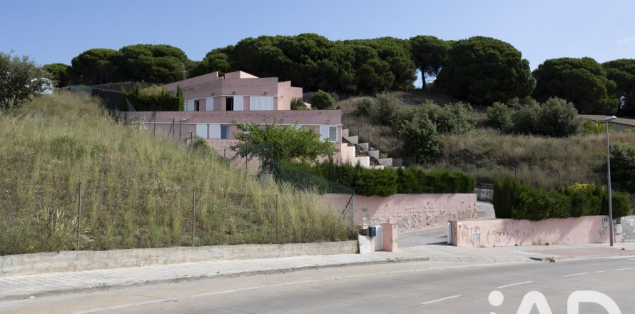 4 bedrooms house for sale in Canet de Mar, Barcelona, Catalonia, Spain № 8331