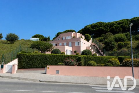 4 bedrooms house for sale in Canet de Mar, Barcelona, Catalonia, Spain № 8331 - photo 4