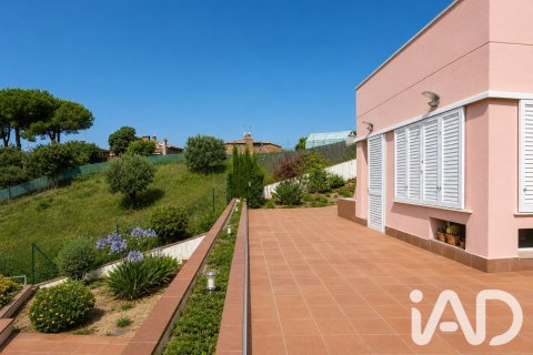 4 bedrooms house for sale in Canet de Mar, Barcelona, Catalonia, Spain № 8331 - photo 9