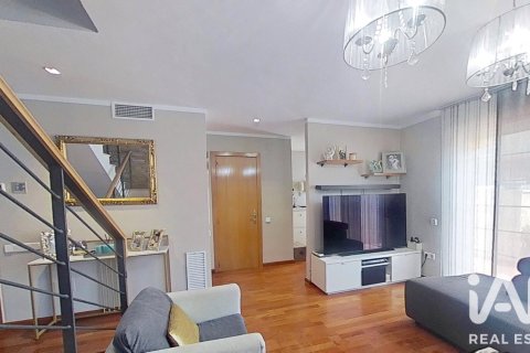 Tríplex de 4 dormitorios en venta en Cambrils, Tarragona, Cataluña, Spain № 8335 - foto 8