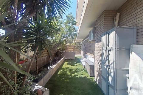 Tríplex de 4 dormitorios en venta en Cambrils, Tarragona, Cataluña, Spain № 8335 - foto 3