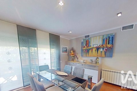 Tríplex de 4 dormitorios en venta en Cambrils, Tarragona, Cataluña, Spain № 8335 - foto 15