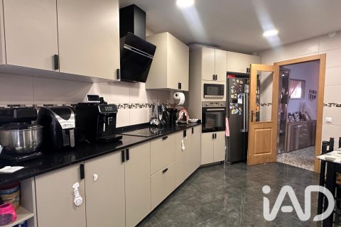 Apartamento de 5 dormitorios en venta en Sant Andreu de la Barca, Barcelona, Cataluña, Spain № 8330