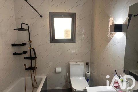 Apartamento de 5 dormitorios en venta en Sant Andreu de la Barca, Barcelona, Cataluña, Spain № 8330 - foto 13