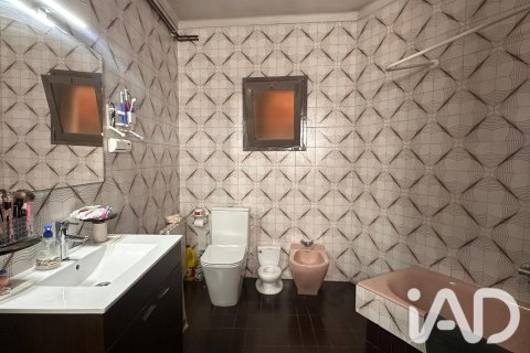 Apartamento de 5 dormitorios en venta en Sant Andreu de la Barca, Barcelona, Cataluña, Spain № 8330 - foto 14