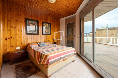 Apartamento de 3 dormitorios en venta en Barcelona, Cataluña, Spain № 8961 - foto 23