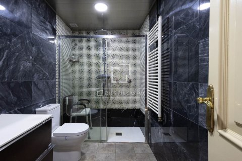 Apartamento de 3 dormitorios en venta en Barcelona, Cataluña, Spain № 8961 - foto 18