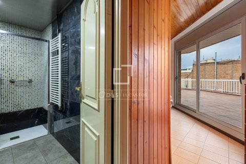 Apartamento de 3 dormitorios en venta en Barcelona, Cataluña, Spain № 8961 - foto 22