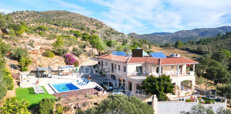 Сasa de 5 dormitorios en venta en Vilajuiga, Gerona, Cataluña, Spain № 5947