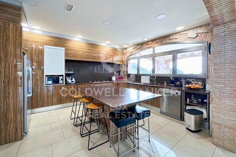 Сasa de 5 dormitorios en venta en Vilajuiga, Gerona, Cataluña, Spain № 5947 - foto 12
