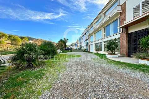 Apartamento de 3 dormitorios en venta en El Port De La Selva, Gerona, Cataluña, Spain № 5946 - foto 4