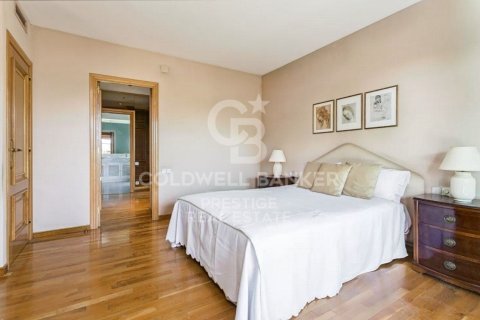 Сasa de 5 dormitorios en venta en Esplugues de Llobregat, Barcelona, Cataluña, Spain № 5948 - foto 13