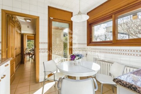 Сasa de 5 dormitorios en venta en Esplugues de Llobregat, Barcelona, Cataluña, Spain № 5948 - foto 19