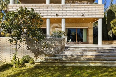 Сasa de 5 dormitorios en venta en Esplugues de Llobregat, Barcelona, Cataluña, Spain № 5948 - foto 9