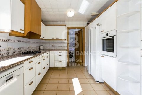 Сasa de 5 dormitorios en venta en Esplugues de Llobregat, Barcelona, Cataluña, Spain № 5948 - foto 17