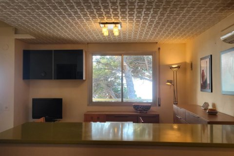 Купить квартиру в Каталония, Испания с 4 комнаты, 81м², № 7287 - фото 3